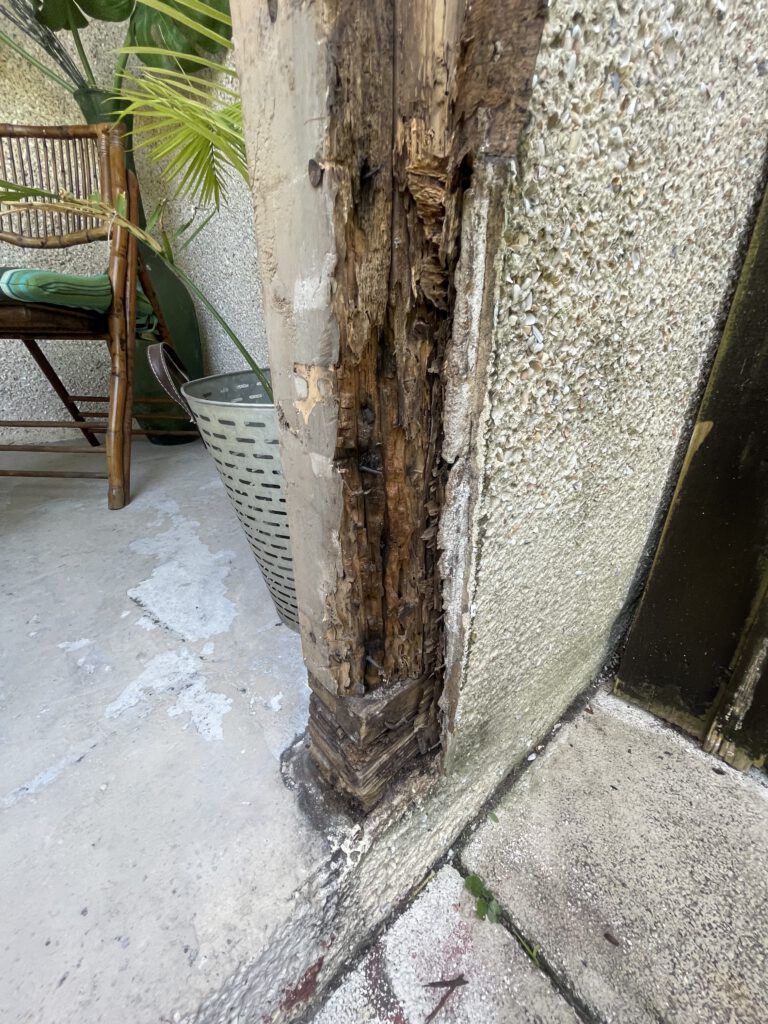 Failed column at the slab